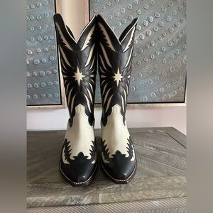 Tecovas- The Annie (Midnight/Antique White Bovine)